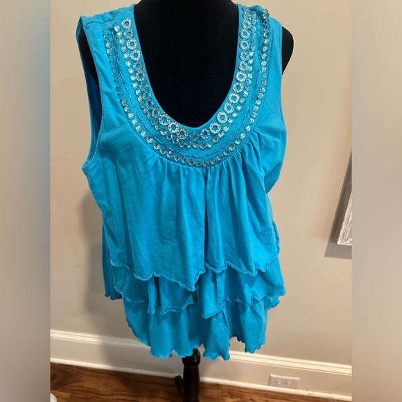 Woman turquoise top - Picture 1 of 4